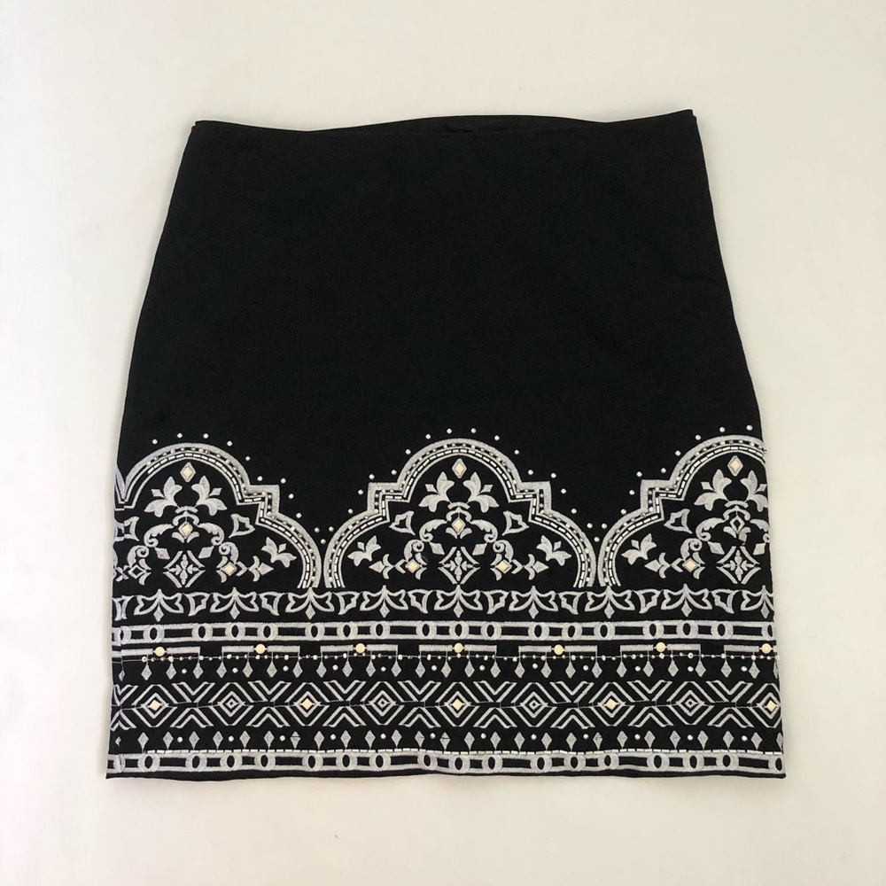 White House Black Market Embroidered Mini Skirt 0